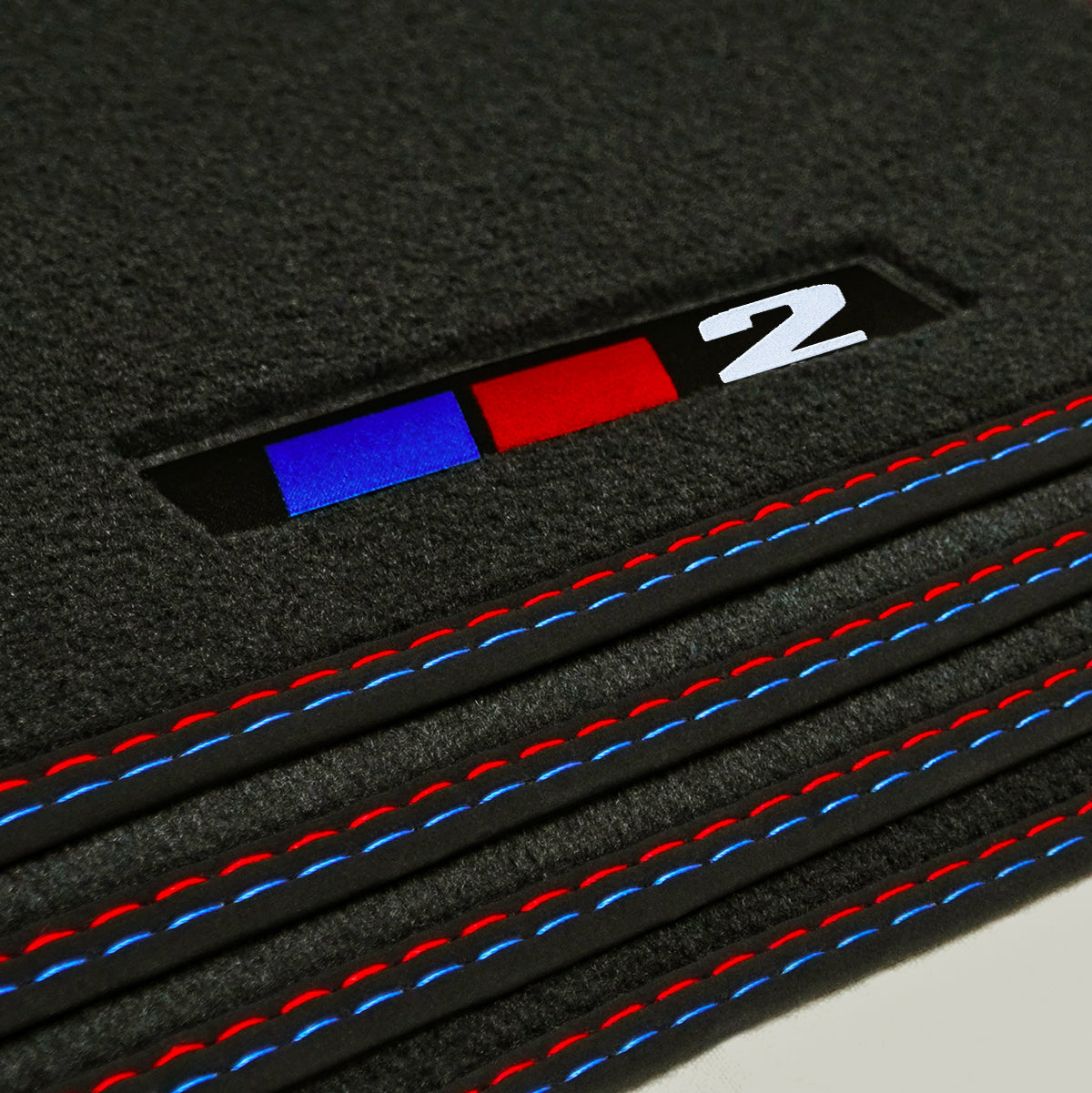 BMW 2er Coupé Velours Fußmatten 2013–2021 – F22, F87 – 2 Logos