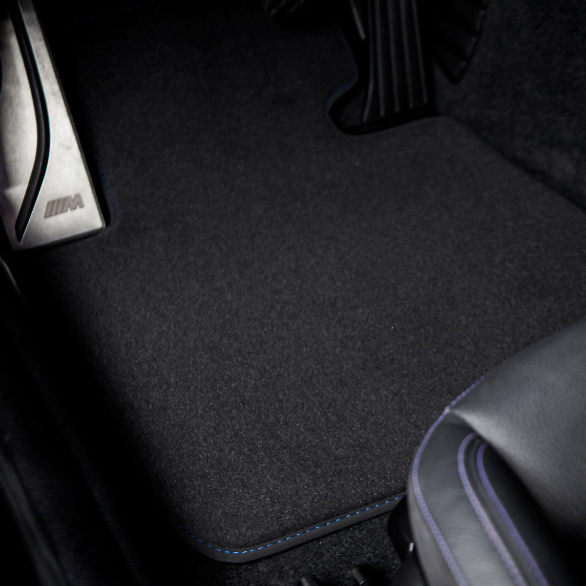 BMW i3 Velours Fußmatten 2013–2022 – Blaue Naht