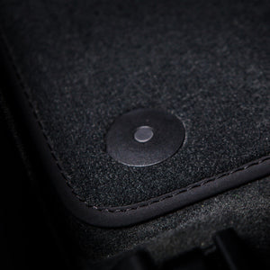 Illustrative image of black MATWISE velour floor mats – Porsche Cayenne – E-Hybrid – 9Y0 & 9Y3, view 8