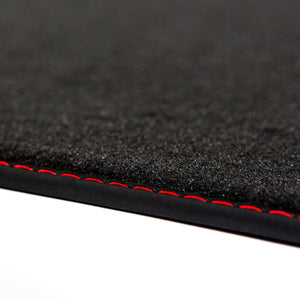 Jeep Grand Cherokee WK2 Velour Floor Mats 2016–2021 – Plastic Clips – 2 Driver / 2 Passenger – Black – Red Stitching – image 6